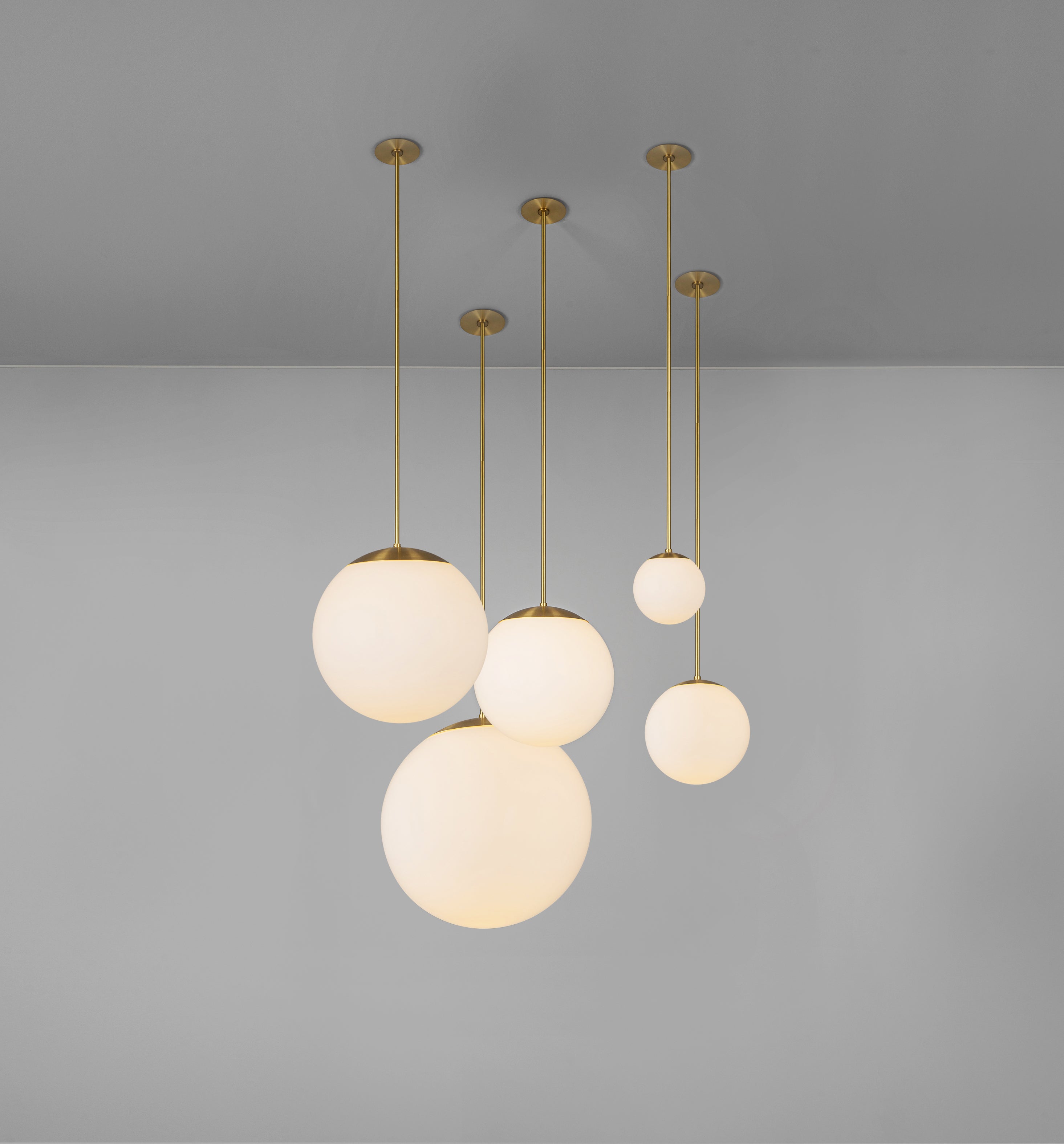 Schwung Glass Globe 200 Opal Mat Globe Pendant Light